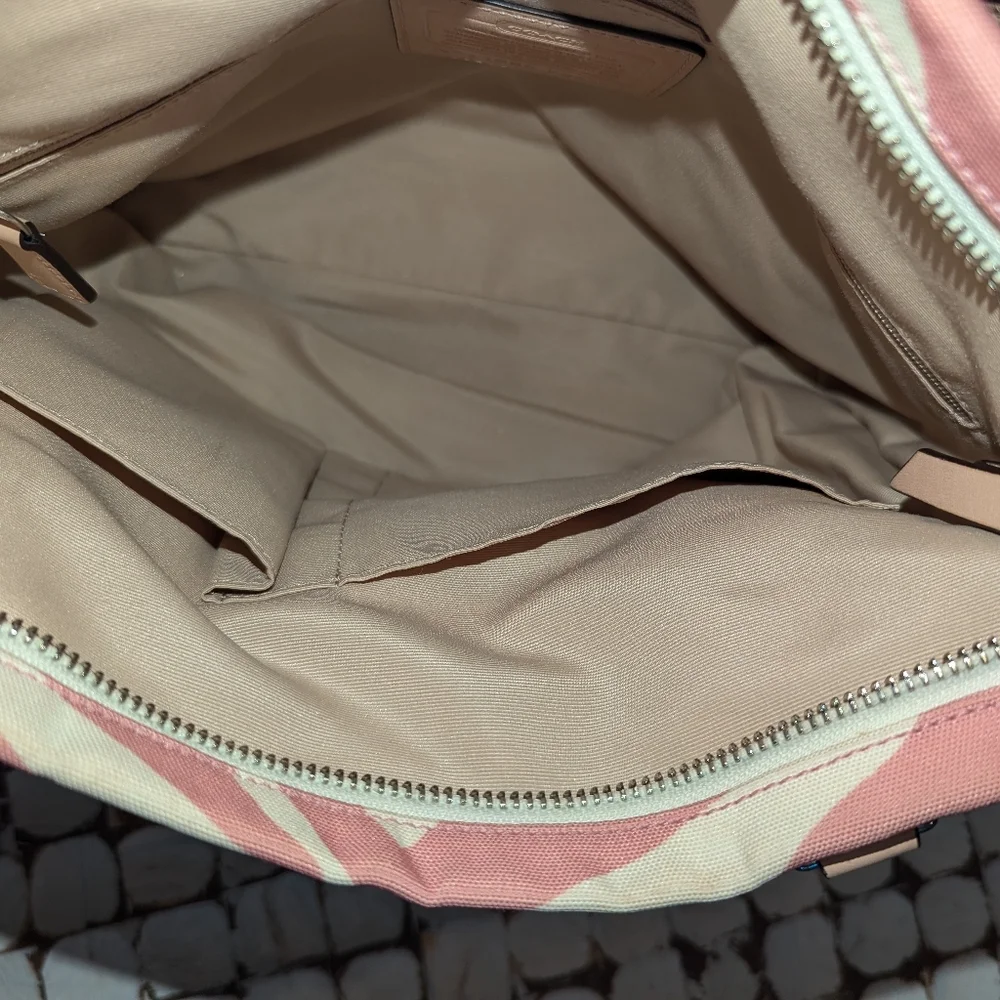 EUC Coach pink Zebra tote with her tags